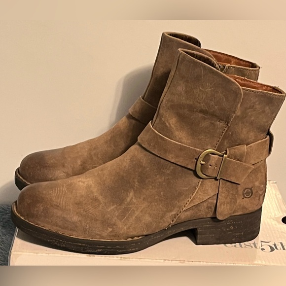 Born Brown Ankle Boots with Buckle Detail women’s size 9M - Picture 4 of 12